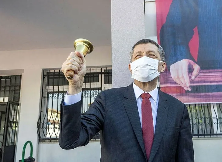 Son dakika | Öğrenciler Milli Eğitim Bakanı Ziya Selçuk'u soru yağmuruna tuttu! İşte renkli diyaloglar