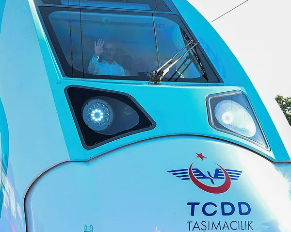 1690031410029.jpg Milli Hızlı Tren 2025 yılında raylarda! Tasarım çalışmalarının yüzde 90'ı tamamlandı! Bakan Abdulkadir Uraloğlu kokpitte test etti - 3