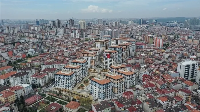 bakan-kurumdan-istanbul-icin-yarisi-bizden-cagrisi-donusum-disinda-bir-secenek-yok-1737981280651.jpg Fotoğraf: AA