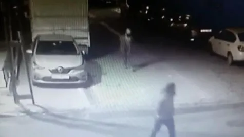 esenyurtta-caldiklari-aracla-soygun-yapip-iste-boyle-calariz-yazan-zanlilar-yakalandi-1640786468043.jpg Esenyurt’ta çaldıkları araçla soygun yapıp "işte böyle çalarız" yazan zanlılar yakalandı! - 2