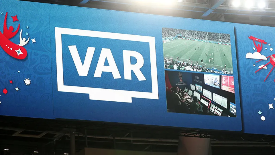 Ajax - Feyenoord derbisinin VAR konuşmaları yayınlandı