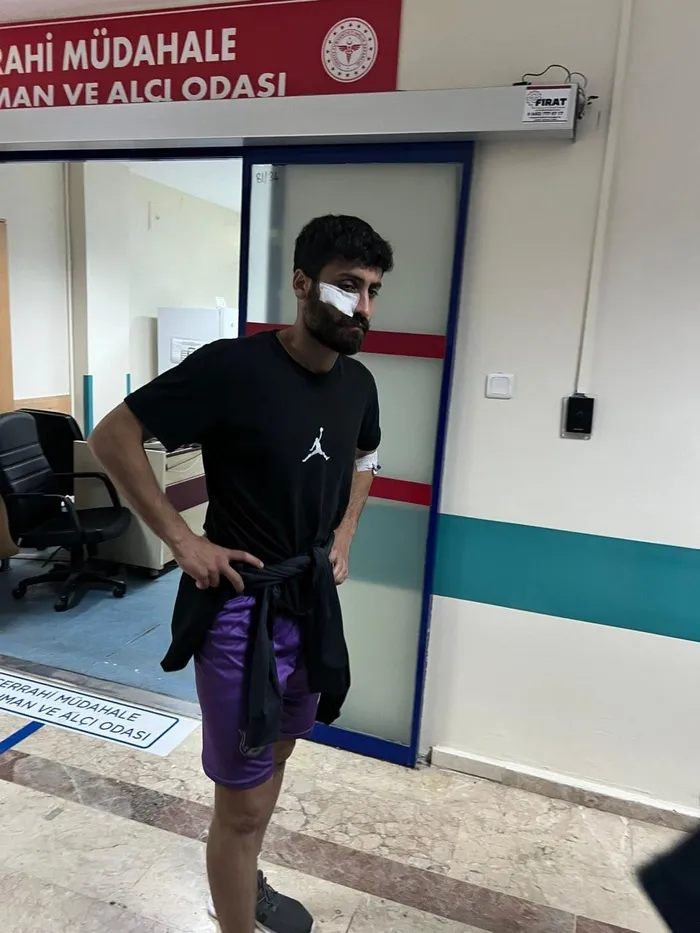 orduda-amator-mac-sonrasi-kavga-cok-sayida-futbolcu-yaralandi-1711835679680.jpeg Ordu'da amatör futbol maçı sonrası kavga! Çok sayıda futbolcu yaralandı - 1