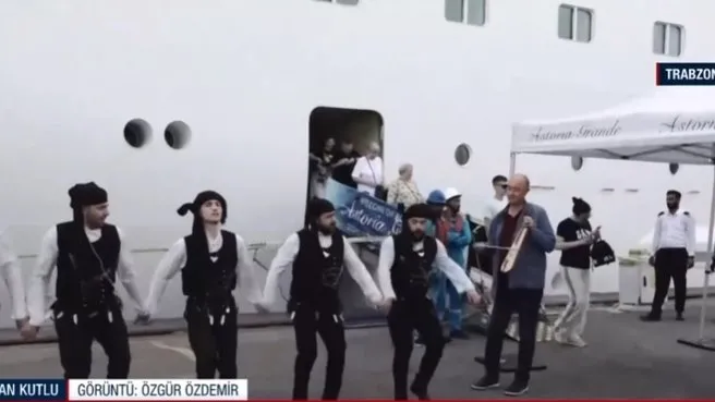 Trabzon’a dev gemiyle Rus turist akını!