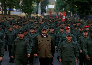 Maduro'dan çağrı ve orduya talimat