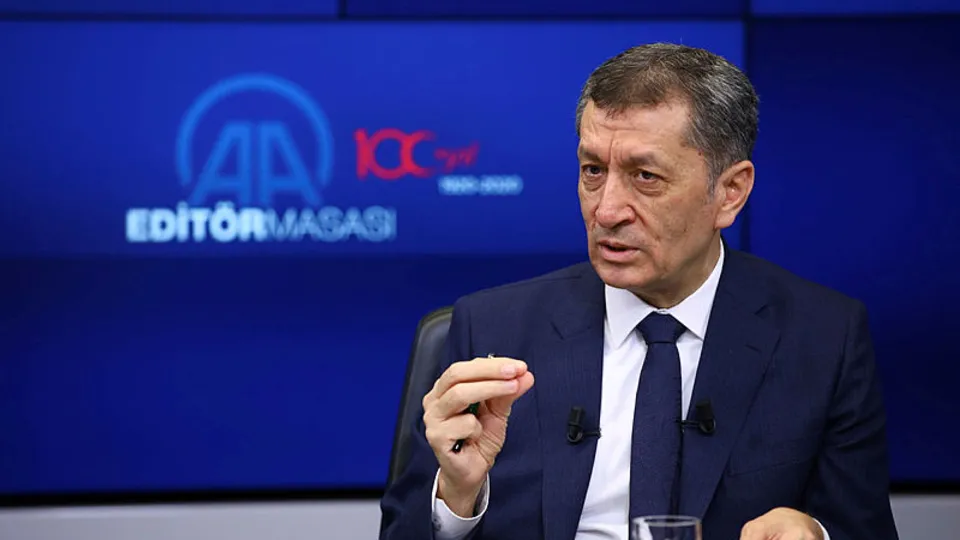 Milli Eğitim Bakanı Ziya Selçuk açıkladı! Devlet okullarında telafi eğitimi zorunlu mu? Koronavirüste yeni dalga ihtimali olursa ne yapılacak? | Video