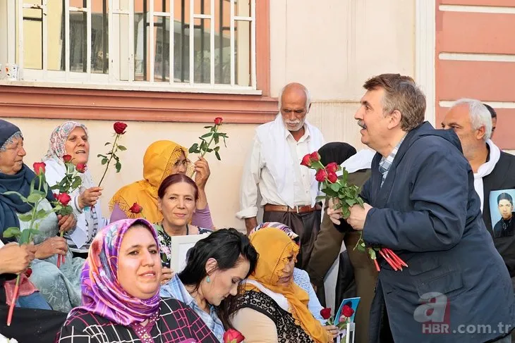 Sanatçılardan Diyarbakır'da nöbet tutan annelere destek