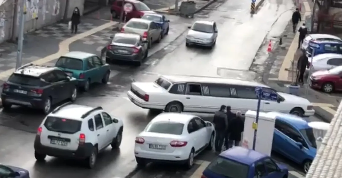 Dar sokakta limuzin sürücüsünün zor anları