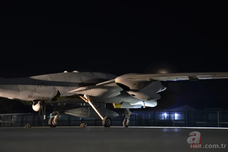 Bayraktar AKINCI TİHA'dan bir rekor daha! 1.360 kilogram yükle 13 saat 24 dakika uçtu 16