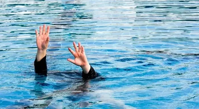 1718545459054.jpeg Havuza sakın böyle girmeyin! Enfeksiyona neden oluyor... - 2