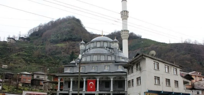 'İFTARA GİDEN İMAMLAR EZANI UNUTTU' İDDİASI