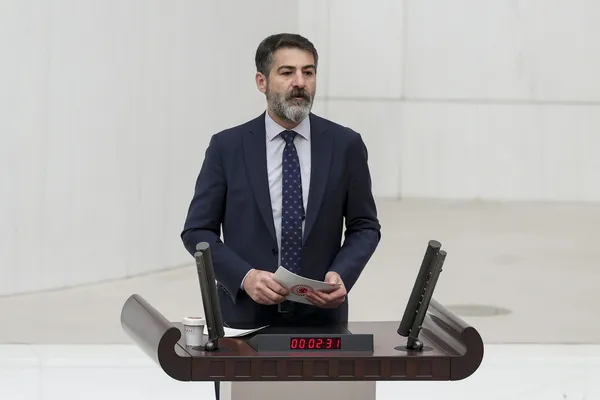 tbmmde-hdp-iyi-parti-kavgasi-bu-mecliste-turkce-konusulur-1667491787374.jpg TBMM'de HDP-İYİ Parti kavgası: Bu Meclis'te Türkçe konuşulur - 2