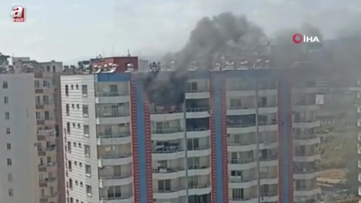 Mersin'de tatil sitesinde yangın