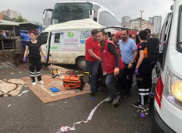 ordu da otobus ile minibus carpisti
