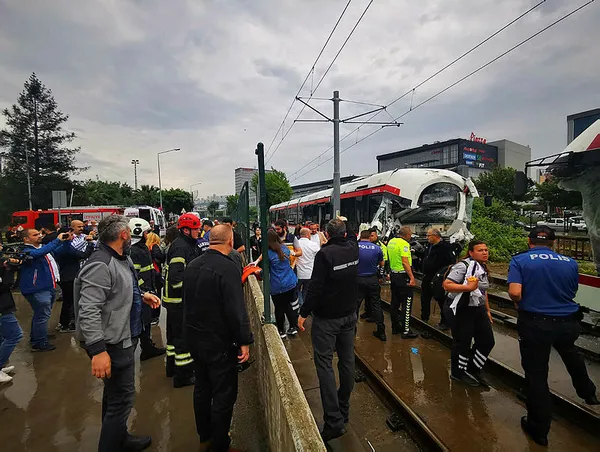 Son dakika | Samsun'da feci olay! İki tramvay kafa kafaya çarpıştı! Çok sayıda yaralı var - 3