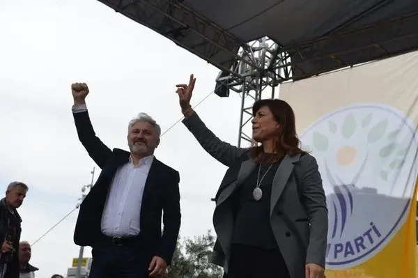 CHP-DEM işbirliği belgelendi! Esenyurt’ta teröristbaşı Öcalan’a özgürlük çağrısı