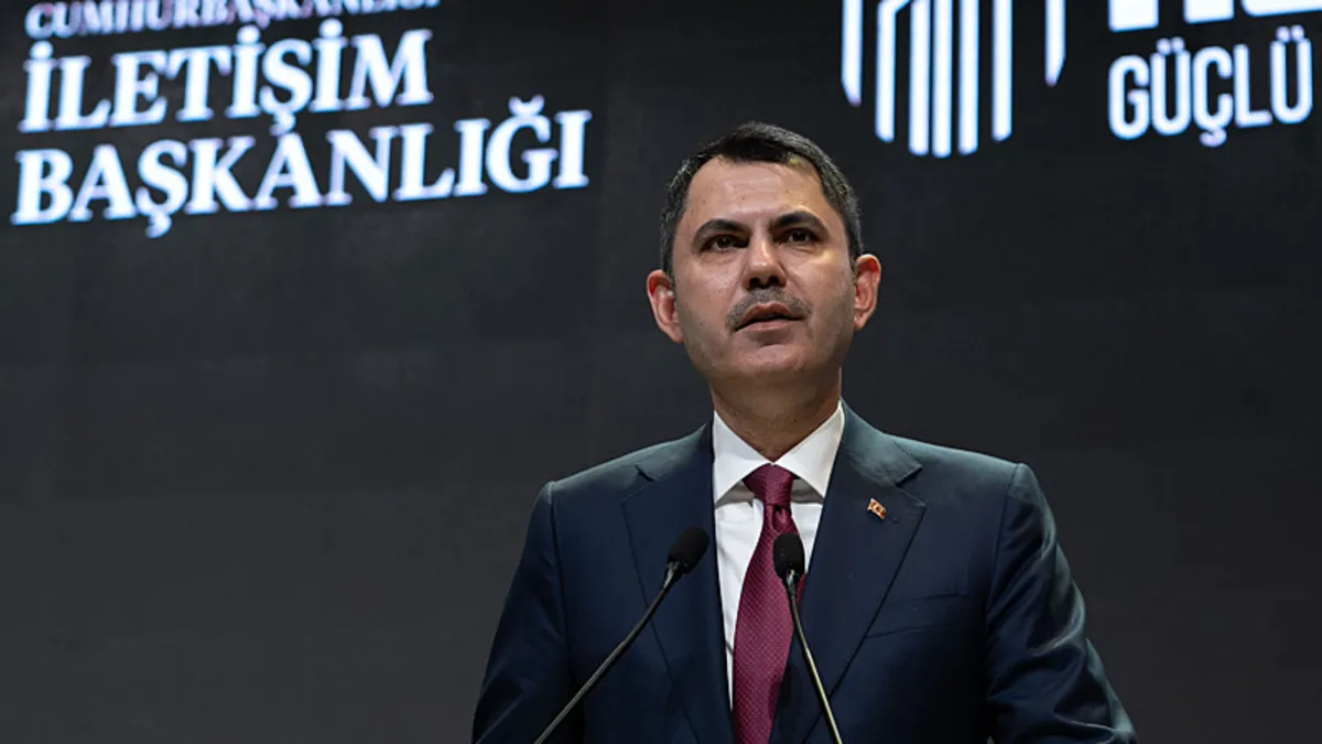 Bakan Kurum'dan Özgür Özel'e ders niteliğinde yanıt: Deprem konutları faizsiz