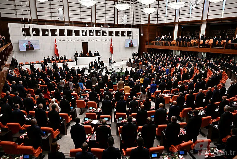 HDP ve CHP'lilerden büyük saygısızlık! Başkan Erdoğan TBMM Genel Kurulu'na giriş yaparken ayağa kalkmadılar 12