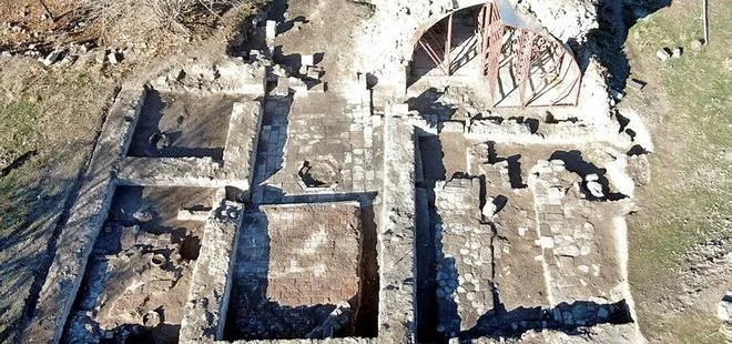 Keykubadiye Sarayı’ndaki kazılarda avlu ve çokgen havuz ortaya çıkarıldı