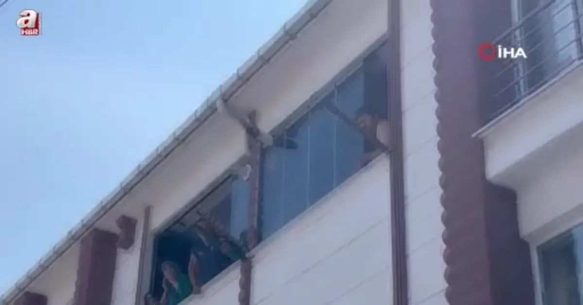 4 aylık bebeği rehin aldı!