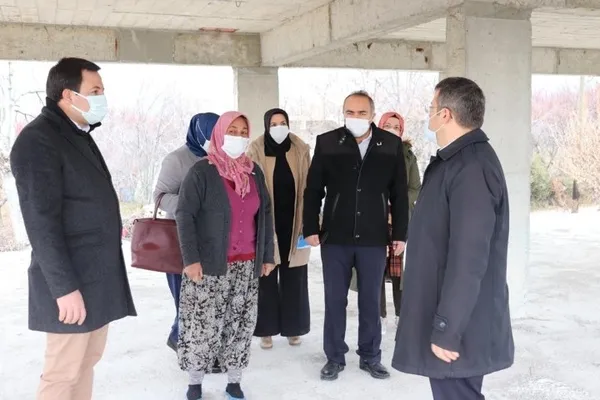 Son dakika: Yangında evleri kül olan aileye 41 bin TL destek sağlandı - 4