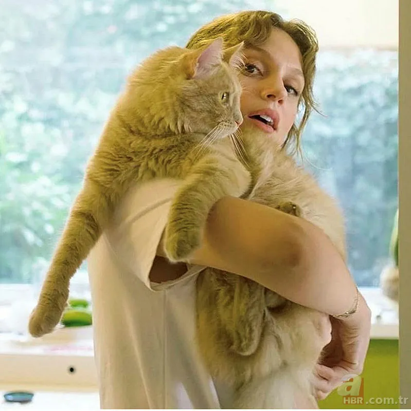 Farah Zeynep Abdullah’ın hadsiz sözlerine sosyal medyada tepki yağdı! "Ekranda görmek istemiyoruz" 12