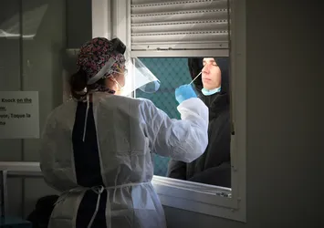 Türk doktor inceledi: Hasta negatife dönse bile...