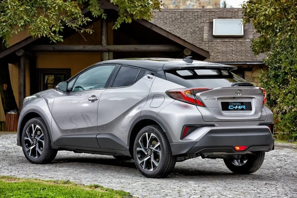Купить б/у Toyota Verso I 1.8 CVT (147 л.с.) бензин вариатор в Братске: серебрис