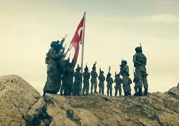 Kandil yok edilecek! Terör örgütü elebaşları kaçacak delik arıyor
