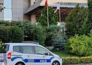 Bayrampaşa Belediyesi'ne yolsuzluk operasyonu: 13 şüpheliden 8'i tutuklandı