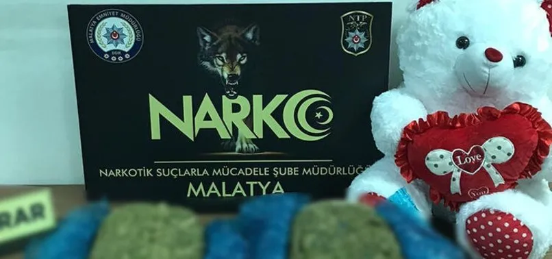 Malatya'da yolcu otobüsündeki oyuncak ayıdan 6 kilo esrar çıktı