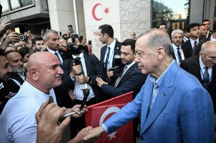 Başkan Erdoğan'a New York'ta sevgi seli! Türkevi'nde coşkuyla karşıladılar