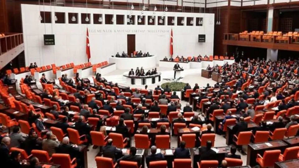 AK Parti düğmeye bastı! Sağlık çalışanlarına şiddet yasa teklifi Meclis'te