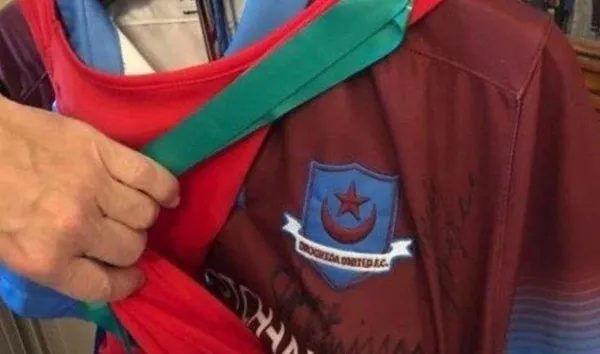 trabzonsporun-kardes-irlandali-kulubu-drogheda-unitedden-deprem-bolgesine-yardim-1676371362224.jpg Trabzonspor'un kardeş takımı Drogheda United kıtlıkta kendilerine sahip çıkan Osmanlı'nın torunlarını unutmadı - 6