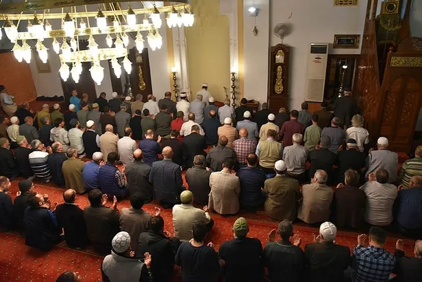 Denizli Kurban Bayramı namazı saati kaçta? Diyanet 9 Temmuz 2022 Denizli bayram namazı saat kaçta kılınacak? - 1