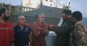 Türk mürettebatlı gemiye baskın