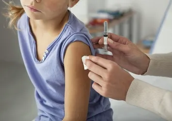 Küba’da bir ilk! Covid-19’a karşı 2 yaş üstü çocukların aşılanmasına başlandı