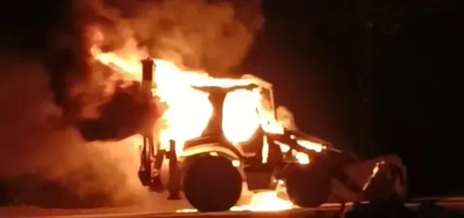 Erciş’te seyir halindeki iş makinesi alev alev yandı