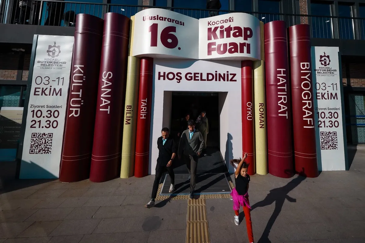Ağaçlar kitap açtı, 16. Kocaeli Kitap Fuarı başladı! "Kültür ve sanatta standartları belirleyen şehir olacağız" - 5