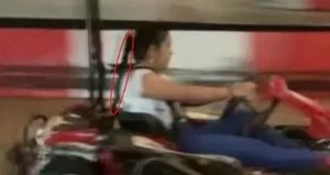 Go-kart faciası! Genç kızın saçı tekerleğe dolandı