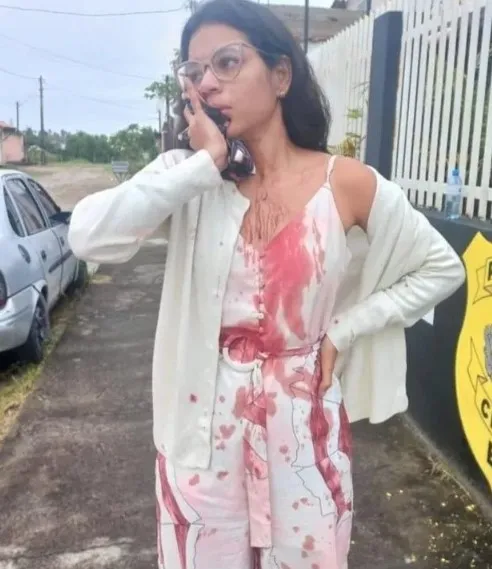 sosyal-medya-fenomenine-otobus-yolculugu-eziyet-oldu-sebepsiz-yere-suratina-kesik-atildi-agzindan-kulagina-kad-1670418512831.jpg Sosyal medya fenomenine otobüs yolculuğu eziyet oldu! Sebepsiz yere suratına KESİK ATILDI! Ağzından kulağına kadar dikiş atıldı - 5