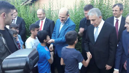 Bakan Soylu'dan sınırın sıfır noktasında bayram namazı - 1