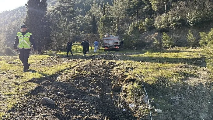 karabukte-kahreden-kaza-otomobil-ile-kamyon-carpisti-2-olu-1772647312921.jpeg Karabük'te kahreden kaza! Otomobil ile kamyon çarpıştı: 2 ölü - 1