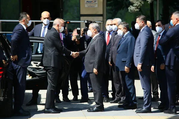 son-dakika-baskan-erdogan-ile-bbp-baskani-destici-bir-araya-geldi-1649935031019.jpg Son dakika: Başkan Erdoğan ile BBP Başkanı Destici bir araya geldi - 4