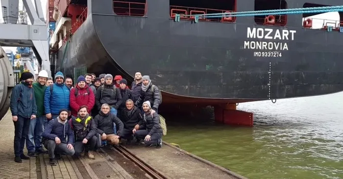 Son dakika: Korsanların Nijerya açıklarında kaçırdığı Türk denizciler kurtarıldı - 1