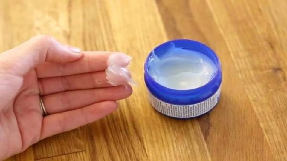 Vicks Babyrub Bebeklerde Nasil Kullanilir Kullanimi Ilgisel Com