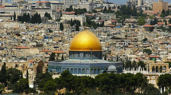 Mescid-i Aksa’ya defalarca baskın yaptılar! İsrail polisi koruma altına aldı