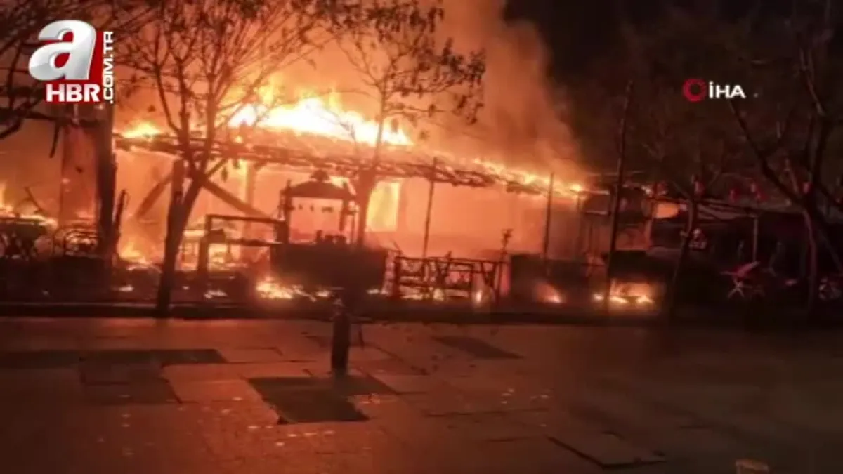 Kafe yarım saat içinde küle döndü
