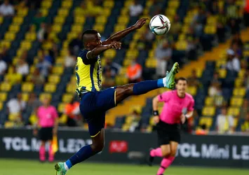 Fenerbahçe'ye güzel haber! Samatta ile yollar ayrıldı