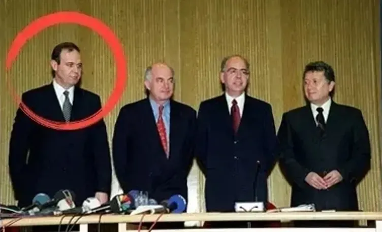 berat-albayraka-iftira-atan-umit-ozlale-piskinlikte-sinir-tanimadi-1792730367348.png Pişkinlikte son nokta! Berat Albayrak’a iftira atan Ümit Özlale yalanları patlayınca "soru sordum"a sığındı! - 2