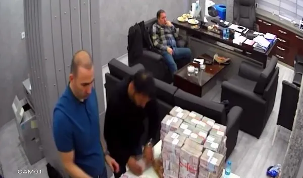 1711101588634.jpeg CHP'deki kirli para trafiğinde radara bir isim daha girdi! Ekrem İmamoğlu'nun çakarlı sevkiyatçısı: Hüseyin Köksal